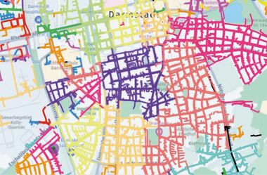 Überblick über ein Stadtgebiet mit Straßennetz und Bebauung.